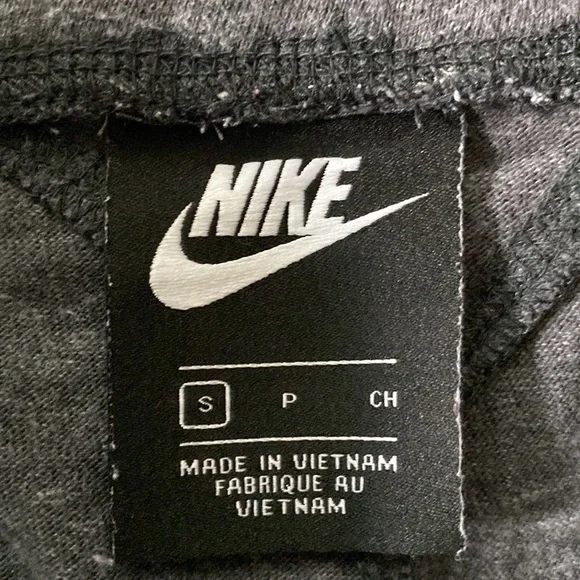Women’s Nike Charcoal Grey Work Out Shorts- Small - Picture 2 of 3